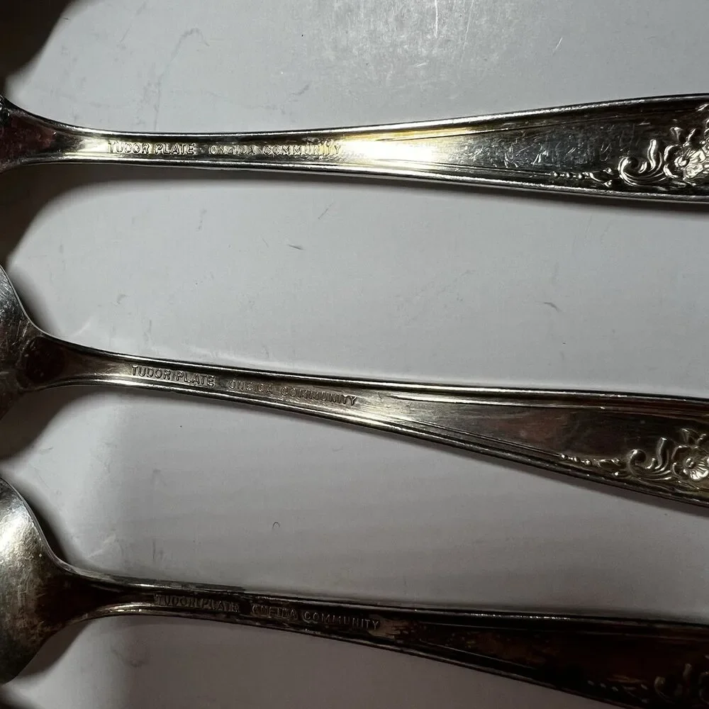 Lot of 8 Vintage Oneida Community TUDOR PLATE 6
